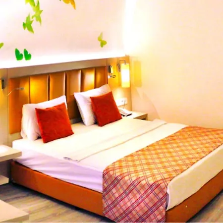 호텔 Club Aqua Plaza 4*