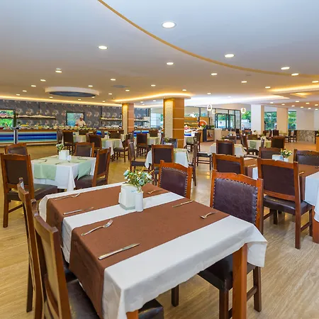 Club Aqua Plaza 酒店 阿拉尼亚