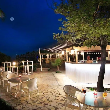 酒店 Club Aqua Plaza 4*